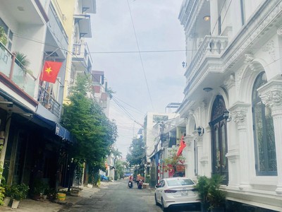 Nhà 2 mặt hxh tránh nhau khu biệt thự   72m  nở hậu   5 tầng 5pn giá 9.x 0