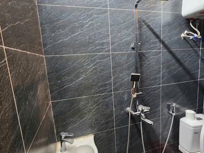 Bán nhà Chợ Khâm Thiên, Đống Đa, 40m2 x 4 tầng, có thang máy nội thất cơ bản, ngõ thông thoáng. 3