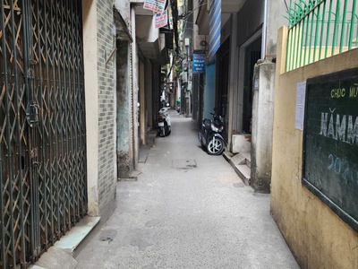 Bán nhà Chợ Khâm Thiên, Đống Đa, 40m2 x 4 tầng, có thang máy nội thất cơ bản, ngõ thông thoáng. 5