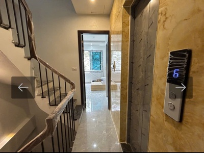  chính kinh 50m    7 tầng thang máy   11 pkk   view royal city   ga thượng đình   16.6 tỷ 2