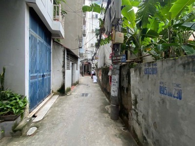 Ngọc lâm   trung tâm long biên  61m    3 tầng   9.98 tỷ 3