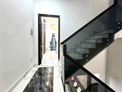 Bán nhà quận 7   kế phú mỹ hưng   xe hơi sát cửa - giá sốc 7,99 tỷ 4