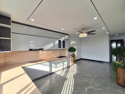 Nhà ngự tại phố trạm  dt 60m - mt 4m  7 tầng thang máy gara 2 xe ô tô  thân gửi 19,55 t.ỷ 3