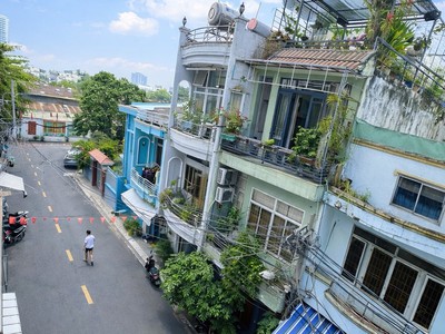 Luỹ bán bích   đường 10m   lô góc 60m  0lg   4 tầng   sẵn dòng tiền 9.x tỷ 4