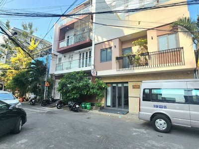 Mặt tiền đường lý phục man, quận 7 - 7,4m x 6m - sổ hồng - chỉ 7,9 tỷ 1