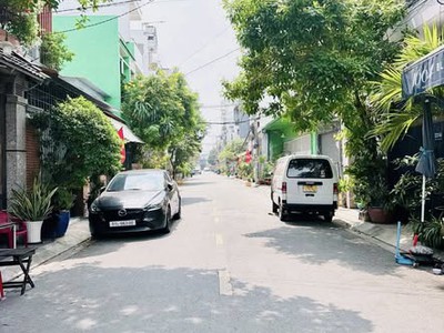 Mặt tiền 10m vị trí kinh doanh đỉnh cao   115m  nở hậu   5 phòng ngủ giá 9.x 1