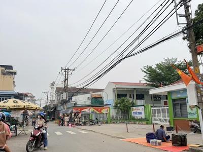 Căn góc 3 tầng gần ubnd phú hữu   hxh   giá 5 tỷ 1