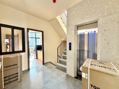 Chdv - 14pn - bình thạnh - có than máy - xây mới 100 - 5 tầng btct - ngay trung tâm - pvt - hxh - 2