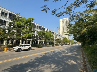 Bán nhà 4 tầng xây thô tại vci mountain view, 8,5 tỷ, 117m2, mặt tiền 6,5m 2