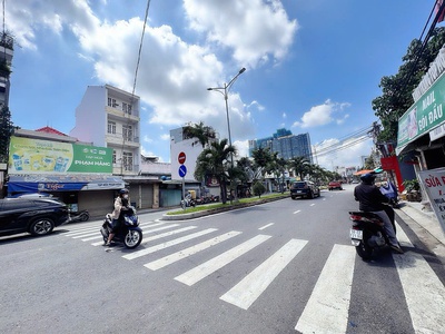 Siêu hiếm dt lớn 7m 37m vuông vức full thổ cư - bán nhà 4 tầng mặt tiền hxh 8m đường phú thuận, 3