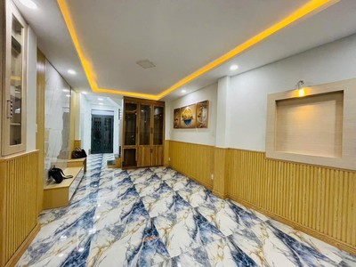 Nhỉnh 5 tỷ- nhà hẻm ba gác   ngay cầu nguyễn văn cử 3 tầng btct  4.4x11m  giao nhà ngay. 0