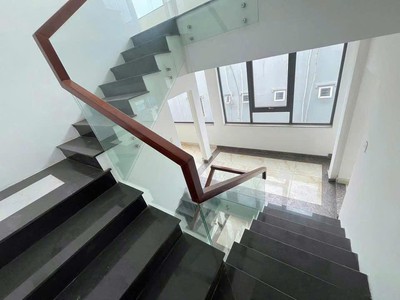 Giảm ngay 1 tỷ  phố ngân hàng- lô goc 2 mặt tiền 6 tầng có tm phan đăng lưu   phú nhuận 2