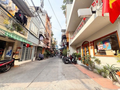 Bán nhà 2 tầng hxh đ.nguyễn trung ngạn, bến nghé, quận 1 - dt đẹp 7,6m 17m vuông vức - ngay góc lê 0