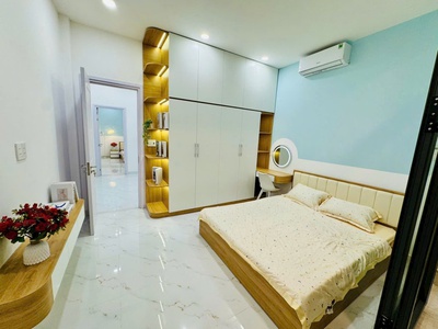 Bán nhà - chính chủ - ngay trung tâm phú nhuận - tặng full nội thất - 3pn lớn - 56m2 - 3 tầng btct 4