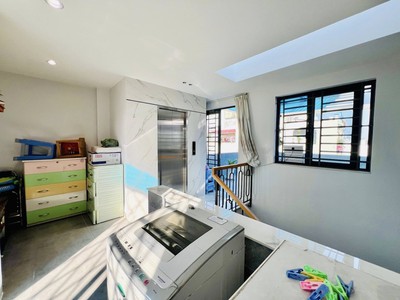 Bán nhà nguyễn sơn hxh thông  4 tầng có thang máy  97m ngang 5.8  giá 15 3