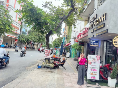 Bán nhà mặt tiền kinh doanh đ. nguyễn đình chiểu, quận 3 - chào chỉ 15t  liên hệ giang 0