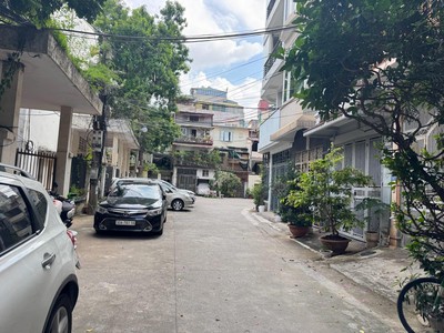 Cần bán nhà riêng 4 tầng ngõ 466 Đê La Thành oto đỗ cửa 19.5 tỷ 0