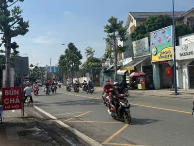 Đất vàng trung tâm hóc môn   mặt tiền bà triệu - full thổ ngang lớn hiếm 1