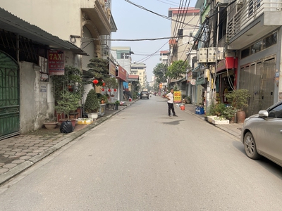 Mặt Phố Cửu Việt 1, Gia Lâm: 100m2 Đất Vàng - Đường 8m - Chiến Lược Cận Phố Thành Trung 1