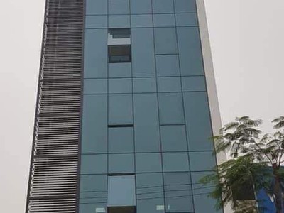 Nhà Đẹp Phố Lạc Long Quân 139M2 Mặt Tiền 8M Có Hầm 98 Tỷ Dòng Tiền 4k 0