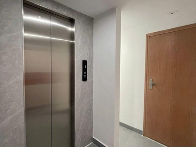 Bán toà chdv vip 7 tầng thang máy trần duy hưng - cách 2 nhà ra mặt phố - dòng tiền 85 triệu/ tháng 2