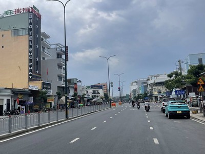 Bán nhà mặt tiền 5000m2 giá 420 tỷ đường dương quảng hàm 2