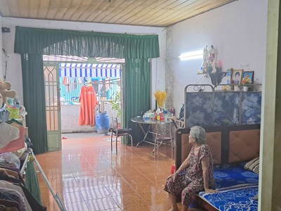 Hẻm xe hơi đường dương quảng hàm. tương lai là mặt tiền dương quảng hàm.dt:331m2 2