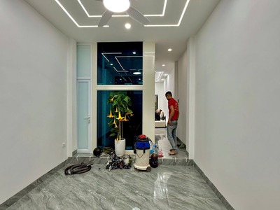 Cần bán nhà riêng chính chủ 6 tầng thang máy ngõ 1194 Đường Láng oto đỗ cửa 1