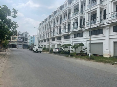 Toà nhà 1 hầm 5 lầu  9x20  mặt tiền 30m   kdc an sương, q12   dòng tiền 70tr/tháng 1