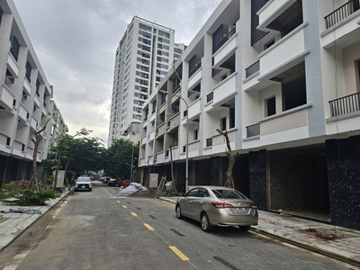 Nhà 4 tầng xây thô 105m2   nhỉ 6 tỷ tại kđt vạn cát, vị trí kinh doanh 4