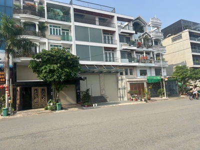 Toà nhà 1 hầm 5 lầu  9x20  mặt tiền 30m   kdc an sương, q12   dòng tiền 70tr/tháng 0