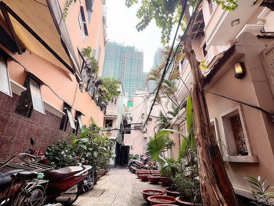 Hiếm ngang lớn 5,7m 16m vuông vức- bán nhà 2 tầng mặt tiền hxh đ.cô giang, quận 1- dòng tiền đều 1