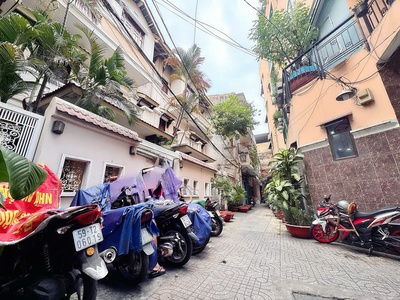 Hiếm ngang lớn 5,7m 16m vuông vức- bán nhà 2 tầng mặt tiền hxh đ.cô giang, quận 1- dòng tiền đều 0