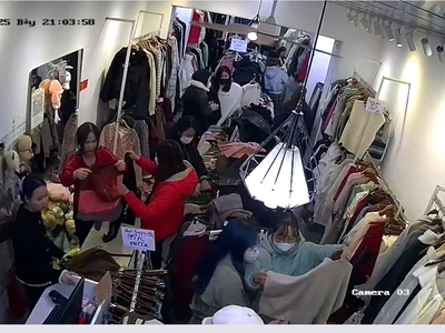 Sang nhượng shop quần áo - trâu quỳ, gia lâm - vào là bán ngay 2