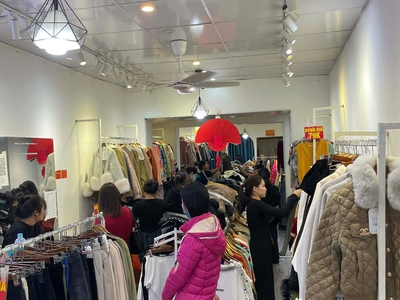 Sang nhượng shop quần áo - trâu quỳ, gia lâm - vào là bán ngay 3