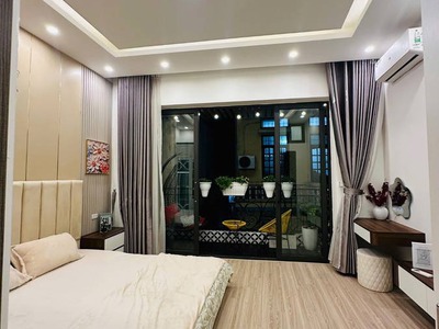 Trung tâm ba đình phố ngọc khánh 30m 5t mt4,5 giá 9,1 tỷ  ngần phố ngõ ba gác 2