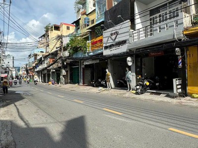 Chỉ nhỉnh 9 tỷ-gần chợ bình thới  3tầng 46m mặt tiền  thuận tiện kinh doanh buôn bán 1