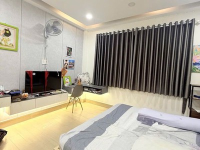 Bán nhà hxh trần thái tông ngang gần 4m 4 tầng sát mặt tiền đường trường chinh nhỉnh 3 tỷ 1