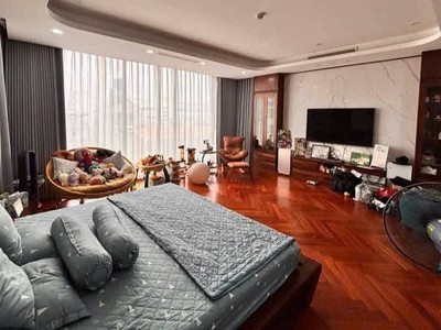 Cực đẹp, bán nhà khu vĩnh phúc, phân lô ô tô tránh, 10 tầng kinh doanh chỉ 23 tỷ 1