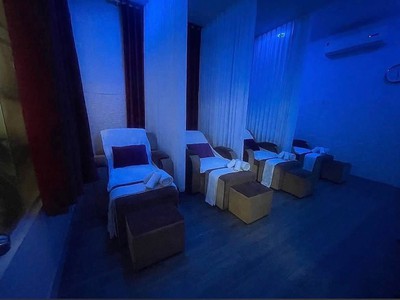 Spa đang hoạt động giá công khai. lượng khách ổn định tại bình dương 2