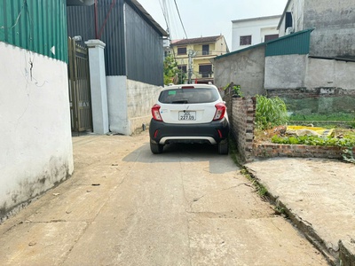 Cực hiếm 43m đất tiền phong, mê linh. giá 3,4 tỷ. full thổ cư, ô tô đỗ. gần trường đh tài chính 2