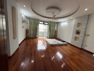 Cho thuê nhà 1 trệt 2 lầu, xe hơi vào trong nhà dt: 90m2, 4pn, đ.tô hiến thành, p.13, q.10, hcm 1