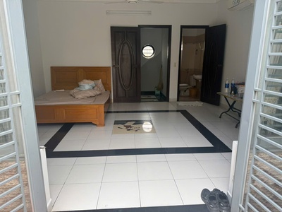 Cho thuê nhà 1 trệt 2 lầu, xe hơi vào trong nhà dt: 90m2, 4pn, đ.tô hiến thành, p.13, q.10, hcm 2