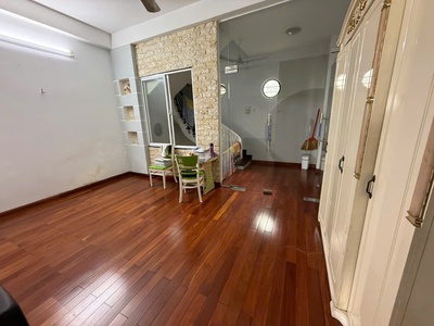 Cho thuê nhà 1 trệt 2 lầu, xe hơi vào trong nhà dt: 90m2, 4pn, đ.tô hiến thành, p.13, q.10, hcm 4