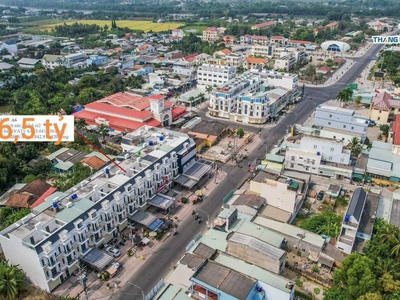 Bán nhà phố khu vực trung tâm xã tân trụ giá chỉ 6,5 tỷ 2