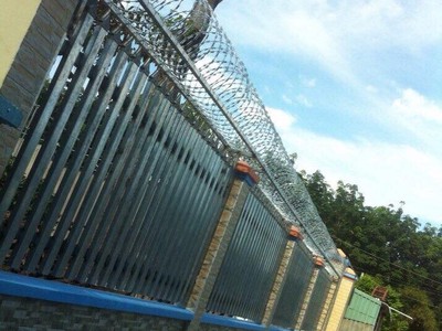 Thi công Hàng rào kẽm gai Lam giá rẻ tại Bình Dương 0