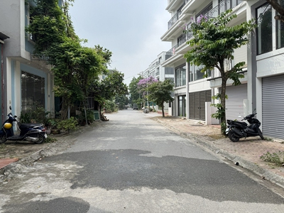 Bán Gấp 15 Ngày  - Đất Trâu Quỳ Gia Lâm 113m2 - Đối Diện Shophouse Metropolitan 3