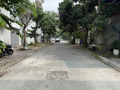 Bán Gấp 15 Ngày  - Đất Trâu Quỳ Gia Lâm 113m2 - Đối Diện Shophouse Metropolitan 4