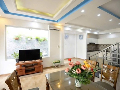 Cho thuê nhà 2 tầng ven biển Mỹ Khê cạnh công viên Hồ Nghinh, Sơn Trà, Đà Nẵng. 1