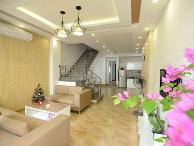 Cho thuê nhà 2 tầng ven biển Mỹ Khê cạnh công viên Hồ Nghinh, Sơn Trà, Đà Nẵng. 4